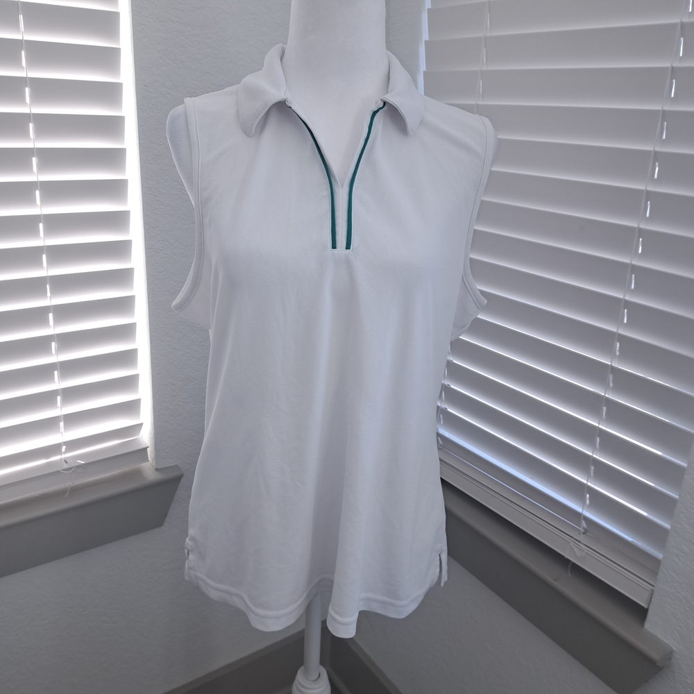 Chic White Sleeveless Top with Teal Accent